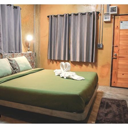 The Gallery Guest House Udon Thani Bagian luar foto